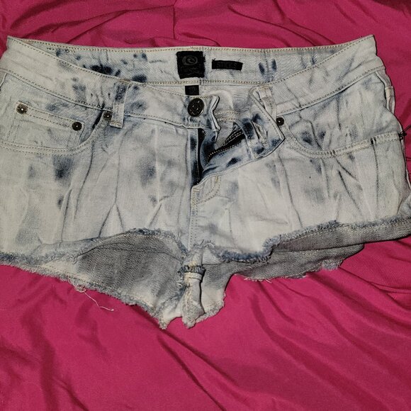 Rip Curl shorts - Picture 1 of 3
